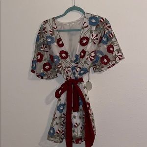Tularosa size small NWT reposh floral appliqué